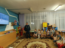 ПРАВИЛА ПОВЕДЕНИЯ НА ВОДОЕМАХ В ОСЕННЕ-ЗИМНИЙ ПЕРИОД. ПРАВИЛА ПОВЕДЕНИЯ НА ЛЬДУ ПРАВИЛА ПОВЕДЕНИЯ НА ВОДОЕМАХ В ОСЕННЕ-ЗИМНИЙ ПЕРИОД. ПРАВИЛА ПОВЕДЕНИЯ НА ЛЬДУ.