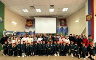 ЗАЧИСЛИТЬ В ОТРЯД ЮНЫХ СПАСАТЕЛЕЙ И НАДЕТЬ БЕРЕТЫ! ЗАЧИСЛИТЬ В ОТРЯД ЮНЫХ СПАСАТЕЛЕЙ И НАДЕТЬ БЕРЕТЫ!.