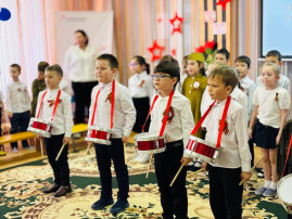 ПРАЗДНИЧНЫЙ КОНЦЕРТ ПРАЗДНИЧНЫЙ КОНЦЕРТ.